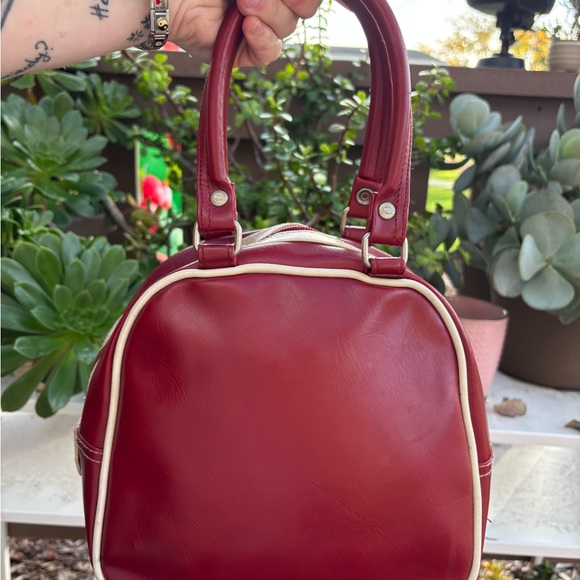 Roots Burgundy Handbag with Cream Trim - Picture 4 of 5